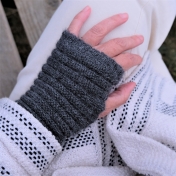 Women\'s Wrist Warmers with Thumb Hole in Pure Baby Alpaca