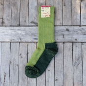Walking Socks in Organic Wool. Green rib-knit adult walking socks