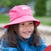 Wide Brim Bucket Hat in Organic Cotton (Cala)