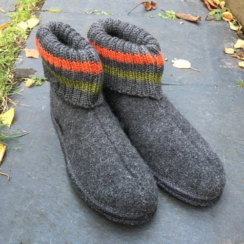 kids boiled wool slippers