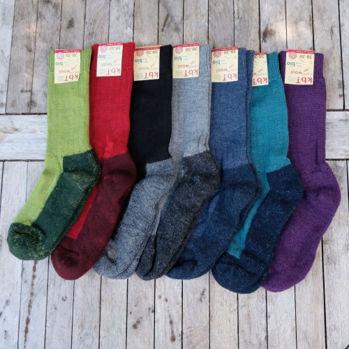 Walking Socks in Organic Wool. Green rib-knit adult walking socks with  terry sole in 100% organic wool by Hirsch Natur.